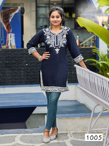Abito corto Kurti Top <span class=keywords><strong>Western</strong></span> con Jeans per ragazze da donna in cotone Rayon ricamo ultimo modello Export Quality <span class=keywords><strong>India</strong></span> - Product Image 5