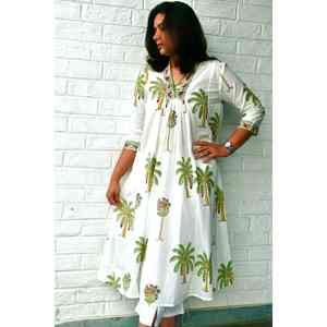 Camiseta Clásica Transpirable con Estampado Artesanal de Palmeras, Manga Larga, Cuello en V, Cintura Holgada, para Uso Diario - Product Image 1