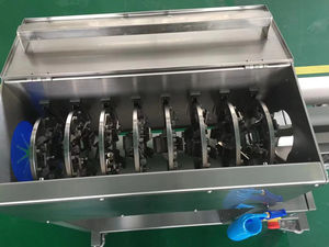 Éplucheur de carottes industriel automatique Machine à éplucher les légumes en acier inoxydable à grande vitesse Moteur 220V pour usage commercial Long - Product Image 5