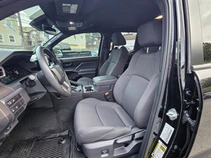 CLEAN 2024 Utilisé pour Tacoma SR5 Double Cabine 4WD Euro III Volant à Gauche 50001-75000 Miles 150-200Ps - Product Image 2