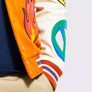 Chaqueta Universitaria Americana de Invierno Hecha a Medida con Cuello Alto y Mezcla de Lana Color Rosa Pálido - Product Image 3