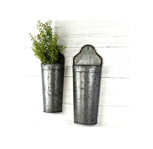 Jardinière murale décorative en métal fer forgé finition antique, fabriquée à la main, par un exportateur en gros dans le monde entier - Product Image 2