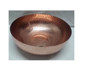 Cuenco de cobre con un diseño atractivo, ideal para entornos gastronómicos de lujo que presentan arte tradicional étnico. - Product Image 1