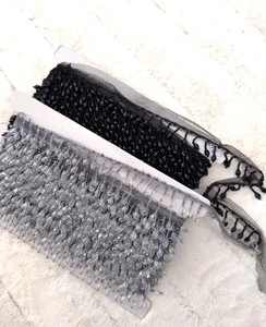 Ribete de Flecos con Cuentas Grises - Product Image 2