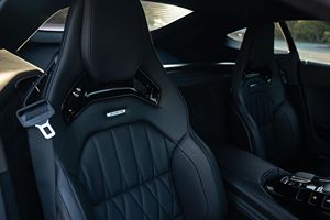 AMG GT Stealth Edition 2021, inspecté, environ 8 100 milles, V8 biturbo de 523 ch, très bien équipé, revêtement extérieur jaune - Product Image 4