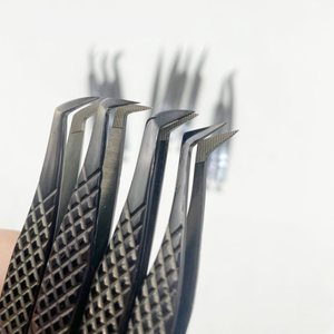 Juego de pinzas para extensiones de pestañas de acero inoxidable sólido profesional de alta calidad, punta de fibra de Plasma negra, agarre de diamante sostenible - Product Image 4