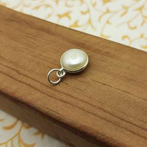 เครื่องประดับทำด้วยมือสำหรับเด็ก925จี้ทรงกลมเงินสเตอร์ลิงประดับด้วยเพชรและไข่มุกดีไซน์แบบหลังเบี้ยเรียบ - Product Image 2