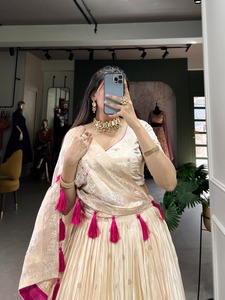 ชุดคอลเลกชั่นรูปแบบคลาสสิกชุดงานแต่งที่ซับซ้อนเทคนิคการทอผ้าด้วยความยาวถึงพื้น lehenga choli - Product Image 6