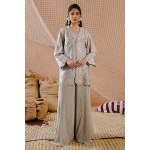 Conjunto de Traje para Mujer, Camisa - Product Image 1