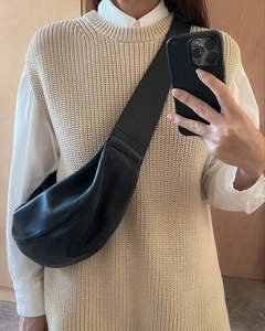 Sac bandoulière en cuir Axeron Flux - Product Image 1