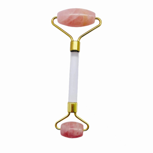 Rodillo de jade con logotipo personalizado, masajeador facial, caja de rodillos de jade de cuarzo rosa, rodillo de cristal Rosa personalizado - Product Image 1