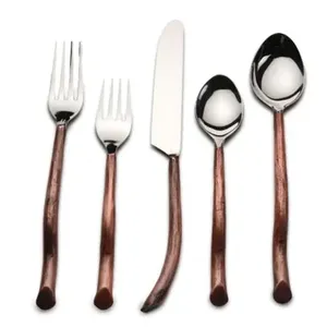 Ensemble de couverts de luxe en acier inoxydable poignée en laiton antique fini poli miroir parfait mariages et restaurants ensembles de couverts - Product Image 1