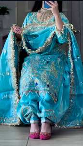 Nouvelle robe de soirée Salwar Kameez de créateur en crêpe naturel avec broderie lourde et travail de séquence de 5 mm, séchage rapide, toutes saisons - Product Image 3