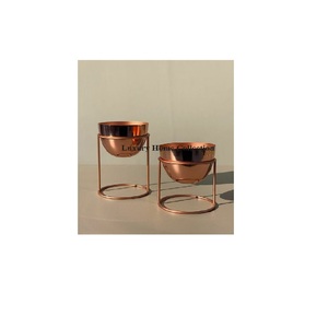 Nuevo juego de macetas y macetas de exhibición de flores de metal con sombra de oro rosa de 2 diseñadores de aspecto elegante soporte de flores artificiales y originales - Product Image 1