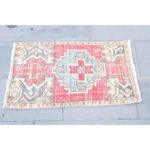 Rug, 1.7x2.9 ft Vintage Rug, <b>Red</b> Check Rug <b>Wool</b> - Product Image 4