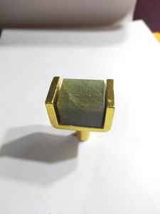 ชุดลูกบิดลิ้นชักหินอ่อนสีขาวและทองเหลืองลูกบิดประตูตู้หินธรรมชาติลูกบิดดึงลิ้นชักตู้เสื้อผ้าจากอินเดีย - Product Image 3