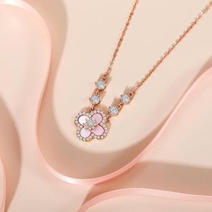 สร้อยคอซ้อนลายดอกซากุระสีชมพูเจลิยา ทำจากเงินสเตอร์ลิง - Product Image 3