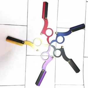 Meilleur rasoir de barbier portable en acier inoxydable avec support confortable et lame de rechange durable - Product Image 6