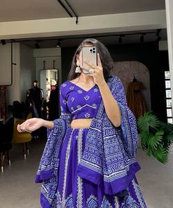 Choli Lehenga Ensemble: Ensemble parfait pour un look ethnique gracieux-Must-Have pour les boutiques à la mode - Product Image 5