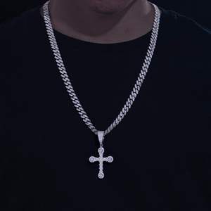 Pendentif croix en moissanite étoilé - Product Image 3