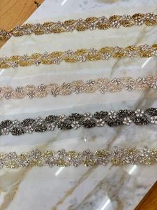 ชุดราตรีผ้าลูกไม้ตาข่ายทำมือสุดหรู พร้อมการตกแต่งด้วยลูกปัดที่เป็นมิตรต่อสิ่งแวดล้อม ลายปักดอกไม้ ของตกแต่งบ้าน ของขวัญ - Product Image 3