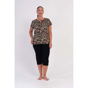 Conjunto de pantalón capri y top de cuello redondo con lazo, viscosa y licra, talla XXL, para mujer - Estampado de leopardo - Product Image 1