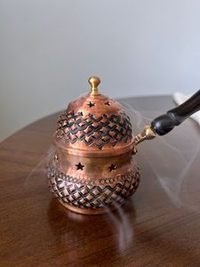 Quemador de Incienso Bakhoor de Latón Antiguo Diseñado para Decoración Tradicional con Textura Artística y Hermosa Superficie Pulida - Product Image 6