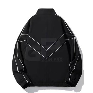 Survêtement rétro pour homme, idéal pour l'été et le quotidien, avec une coupe confortable et un tissu respirant pour un style décontracté et urbain. - Product Image 4