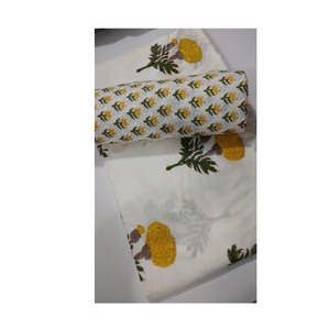 Tela de algodón estampada ligera y transpirable de buena calidad para hacer vestidos de mujer accesibles a un precio razonable - Product Image 1