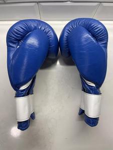 2025 Dernières tendances chaudes Gants de boxe gagnants sur mesure Bleu et blanc et noir Rare Logo gagnant Gants de boxe gagnants - Product Image 5