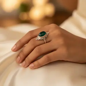 Bague statement en argent 925 pour femmes, topaze ovale délicate, bijoux fins avec pierre naturelle taillée/cabochon - Product Image 2