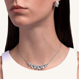 Collar de Lujo para Mujer con Colgante de Diamante en Plata 925 con Baño de Rodio, Corte Brillante Redondo, Engaste de Garras y Cadena de Serpiente, Joyería para Boda - Product Image 3