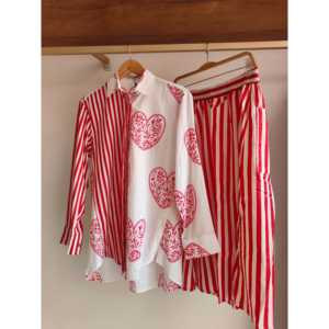 Ensemble jupe et chemise pour femme avec broderie de cœur rouge, tissu Oxford 100% coton, respirant, élégant, à porter au quotidien - Product Image 2