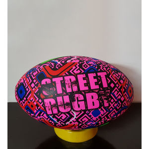Venta al por mayor Mini alta calidad Super Grip pelota de rugby al aire libre de goma con logotipo personalizado e impresión - Product Image 1