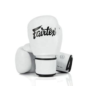 Gants de boxe en cuir Fairtex pour le Muay Thai et les entraînements de boxe, design personnalisé pour l'entraînement physique et la pratique quotidienne - Product Image 1