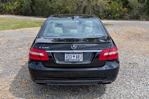 Mercedes-Benz E550 berline 2011 d'occasion en excellent état - Product Image 2