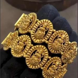 Juego de Dos Brazaletes Abiertos Chapados en Oro Tradicional Rajwadi de la Mejor Calidad para Bodas y Festivales, Colección para Mujer - Product Image 1