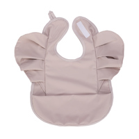Nouveau design sans manches bavoir d'alimentation pour bébé avec fermeture à bouton-pression bavoir portable produits pour bébé