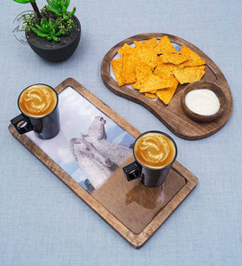 Ensemble de plateau en résine en bois fait main de qualité supérieure avec une forme unique, idéal pour servir des collations et décorer une finition élégante et durable - Product Image 2