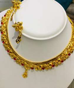 Conjunto de collar de oro de 18 quilates para mujer, Gargantilla con abalorio de piedra de mariposa roja, cadenas de perlas elegantes para fiestas o regalos - Product Image 1