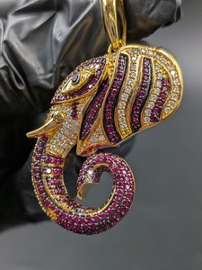 Colgante de Elefante con Incrustaciones de Moissanita Multicolor VVS, Chapado en Oro sobre Plata 925, Joyería Fina Hip Hop, SPARKLING SPLENDOR - Product Image 2
