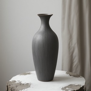Vase en fer fait main de qualité supérieure avec finition brillante Design côtier écologique pour la décoration de la maison et l'arrangement floral saisonnier - Product Image 1
