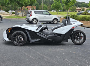 Oferta de revendedor nuevo 2024 Polariss Slingshot Slinggshot S AutoDrive con paquete de tecnología I 1,997cc Prostar 2.0L 4 cilindros - Product Image 2