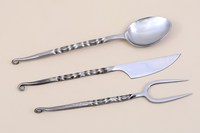 Ensemble de couverts de table en acier au carbone poli miroir forgé à la main, produits de coutellerie faits à la main, ensemble de couverts polis torsadés 3 pièces