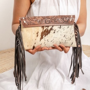 Cartera de mano de cuero mecanizada a la moda, bolso de mano de cuero tallado, carteras de cuero con estilo únicas para mujer - Product Image 3