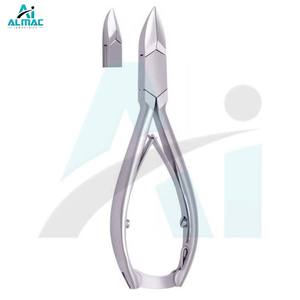 Pinza de pedicura afilada y precisa ALMAC hecha de acero inoxidable de alta calidad para el recorte profesional de uñas de los pies - Product Image 5