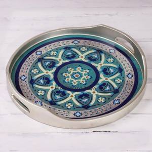 Plateau de service en bois de qualité supérieure de forme ronde fini en émail de designer unique et élégant avec poignées intégrées d'Inde - Product Image 4