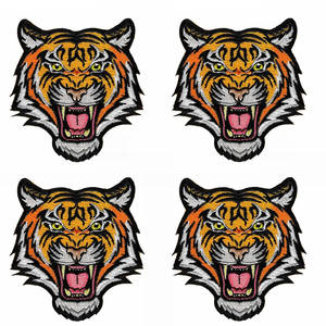 TEPRA SPORTS Parches Bordados de Alta Calidad Diseño Floral Único para Sombrero Uso Nueva Tela Hierro-En Estilo PVC Pakistán Hecho Corazón - Product Image 3