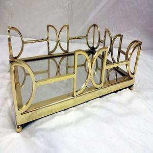 Plateau Rectangle en Métal et Verre Nouveau Design Décoration de Table Fantaisie Vente en Gros de Luxe Moderne Unique Dessert et Plateau de Nourriture en Inde - Product Image 6