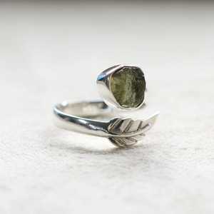 925 Sterling Silver <b>Ring</b> with Natural <b>Moldavite</b> Gemstone and Leaf Design for Unique Jewelry Style - Product Image 4